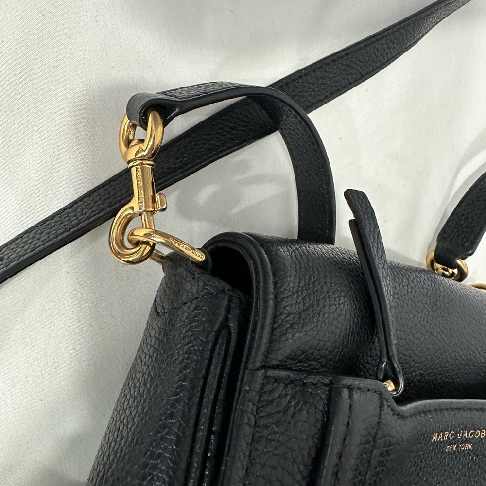 Marc Jacobs Black Pebbled Leather Crossbody Bag with Gold Hardware - Picture 11 of 13